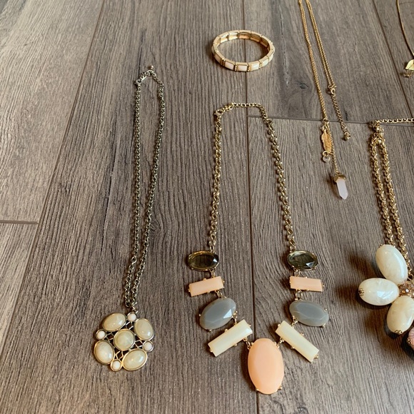 Pastel palette statement piece lot - Picture 3 of 4